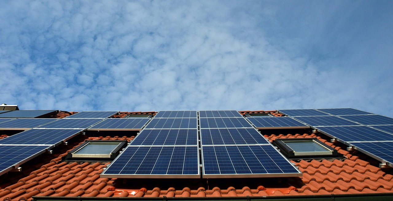 Slim zomerhuis met energiezuinige apparaten. Slim zomerhuis met energiezuinige apparaten.